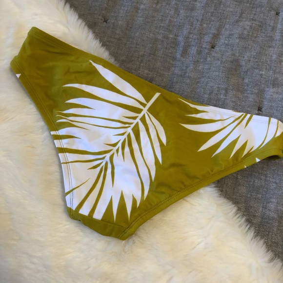 NWT kona sol medium coverage leaf print bikini L - Picture 4 of 4